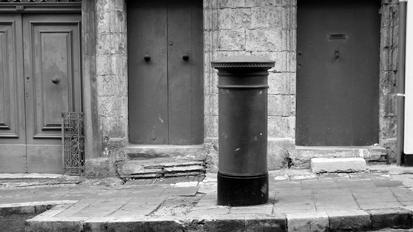 Doors & pillar box